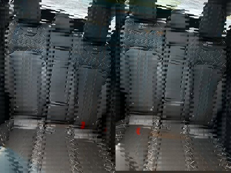 Used 2017 Bentley Bentayga image 24