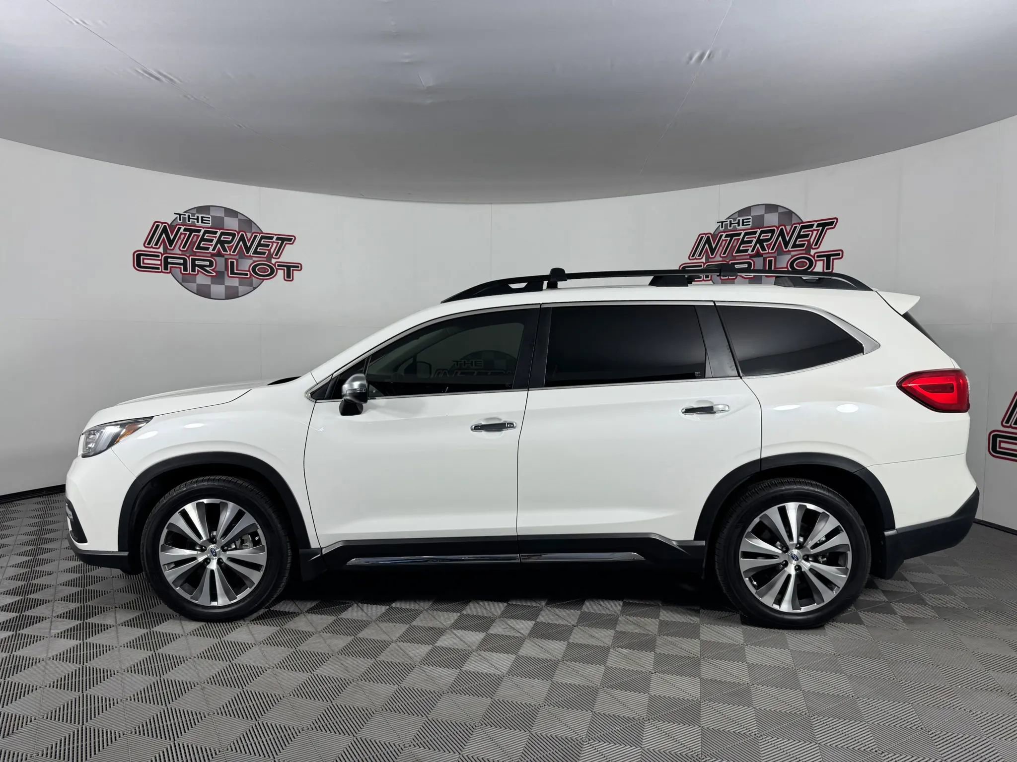 Used 2020 Subaru Ascent Touring w/ Popular Package #3 AWD/4WD image 4