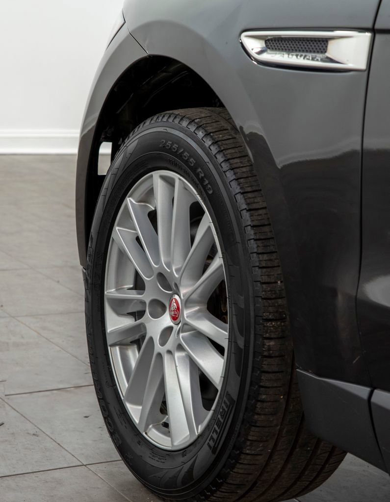 Used 2020 Jaguar F-PACE Prestige image 5