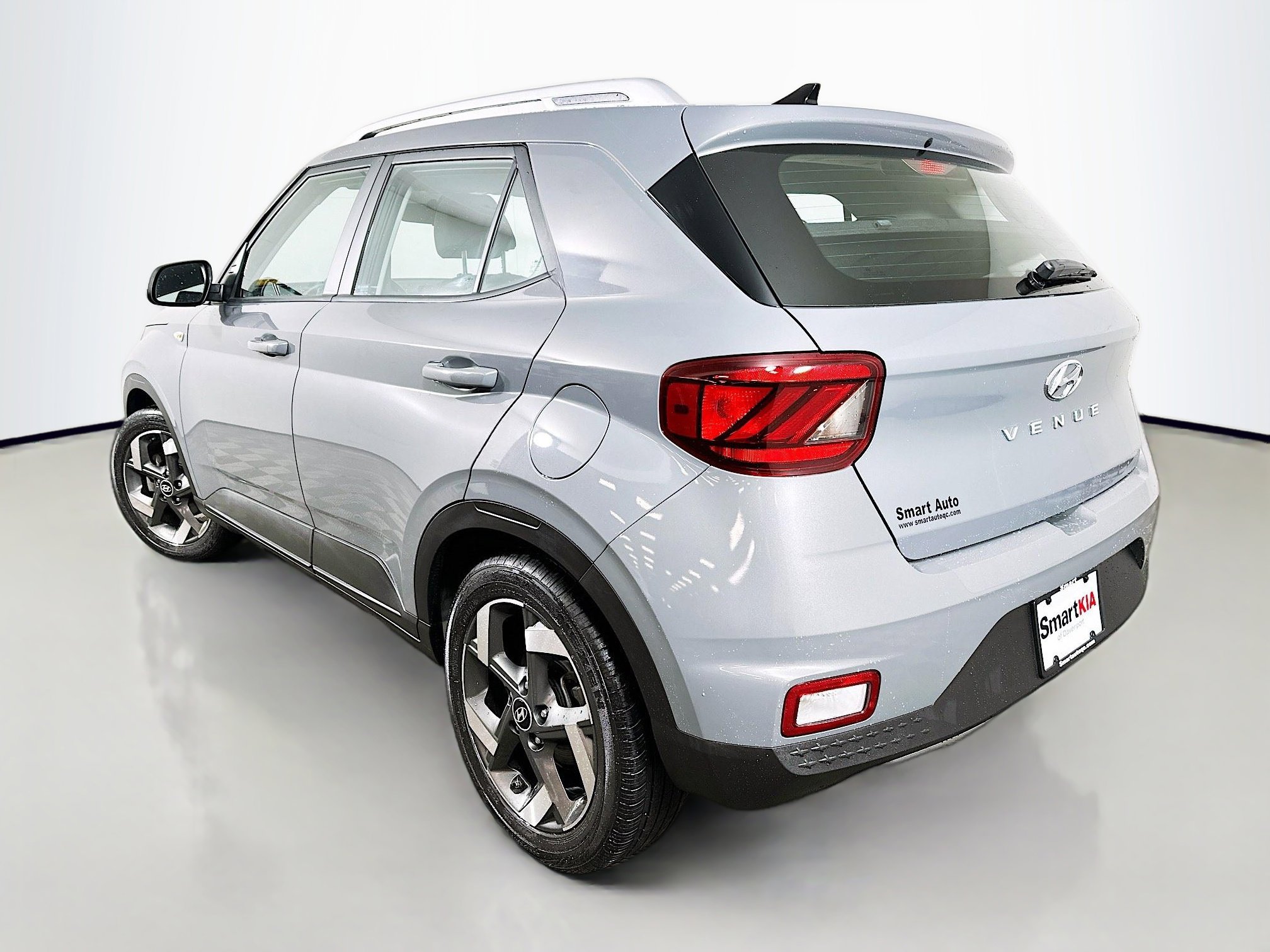 Used 2022 Hyundai Venue SEL image 5