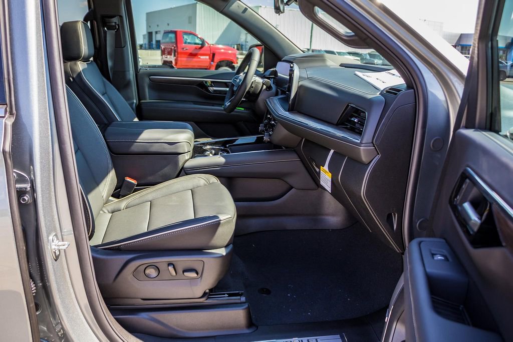 New 2026 Chevrolet Suburban Premier image 13