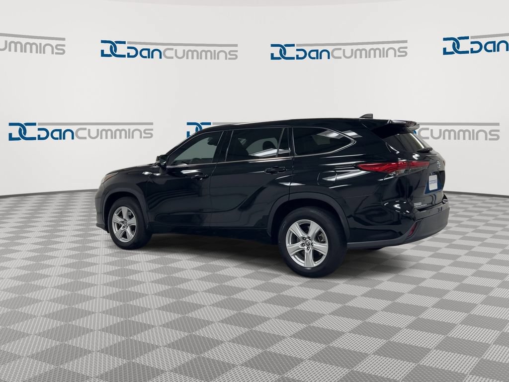 Used 2022 Toyota Highlander L FWD image 6