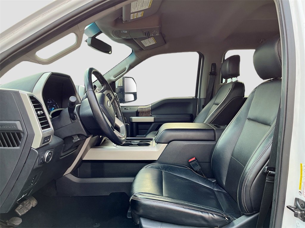 Used 2019 Ford F250 Lariat w/ Chrome Package image 21