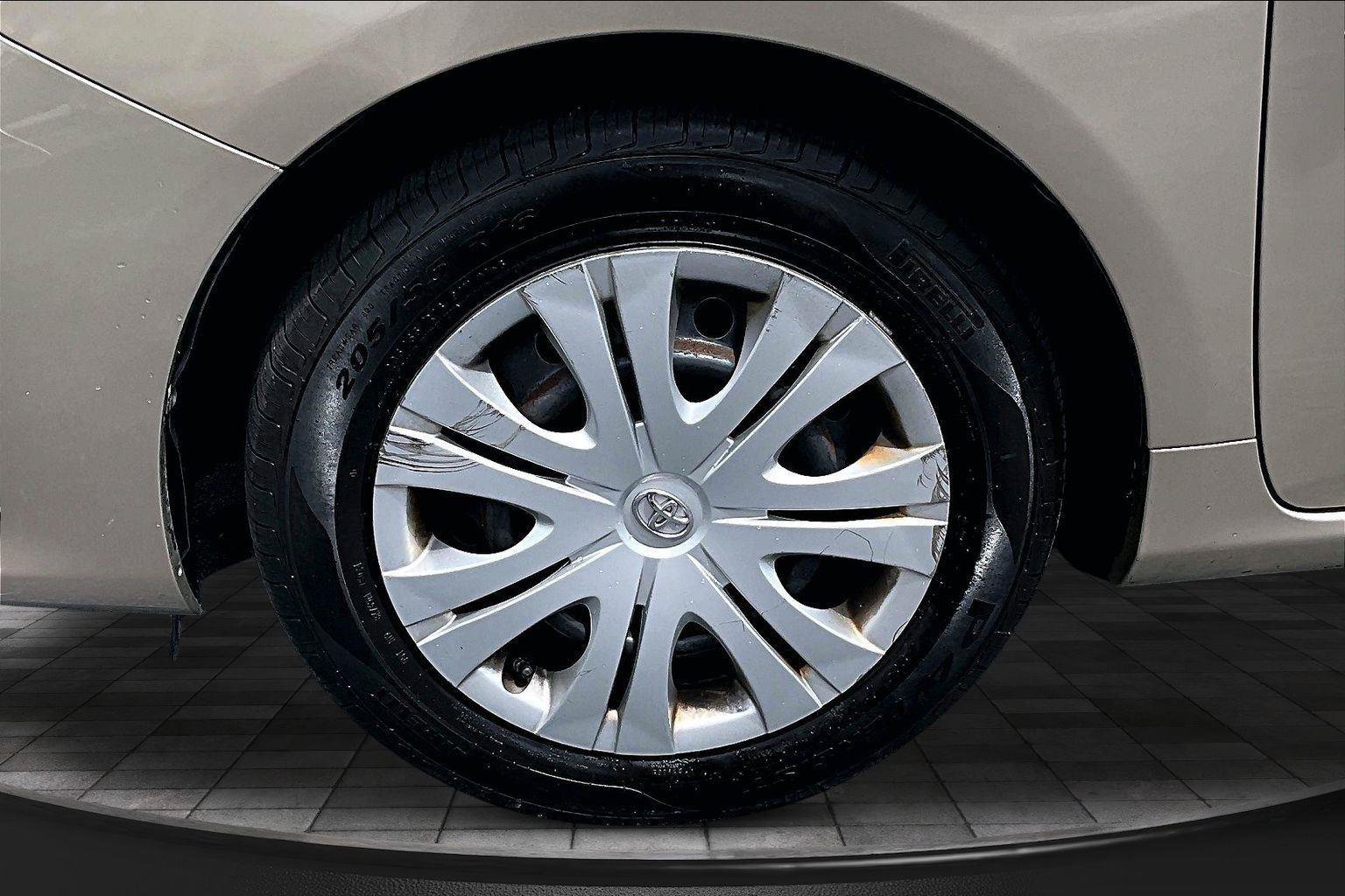 Used 2010 Toyota Corolla LE FWD image 32
