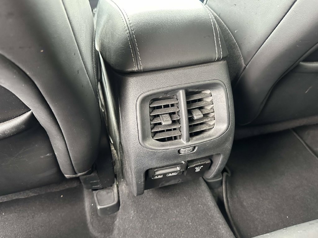 Used 2020 Jeep Cherokee Limited AWD/4WD image 13