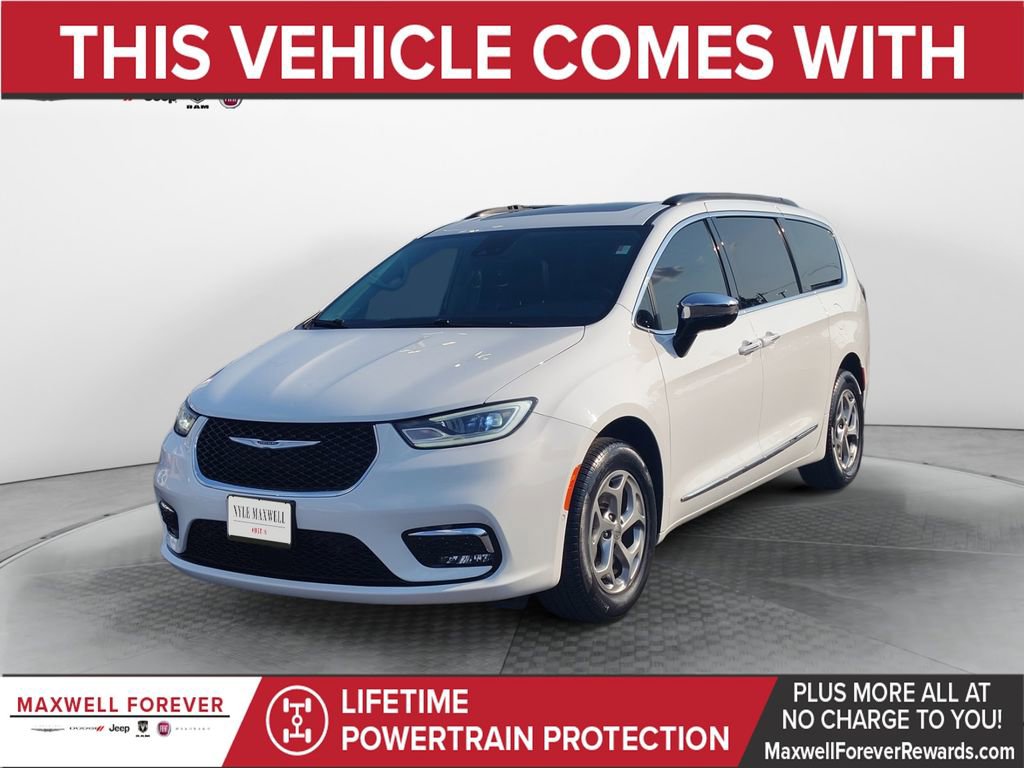 Used 2023 Chrysler Pacifica Limited w/ Uconnect Theater Family Group