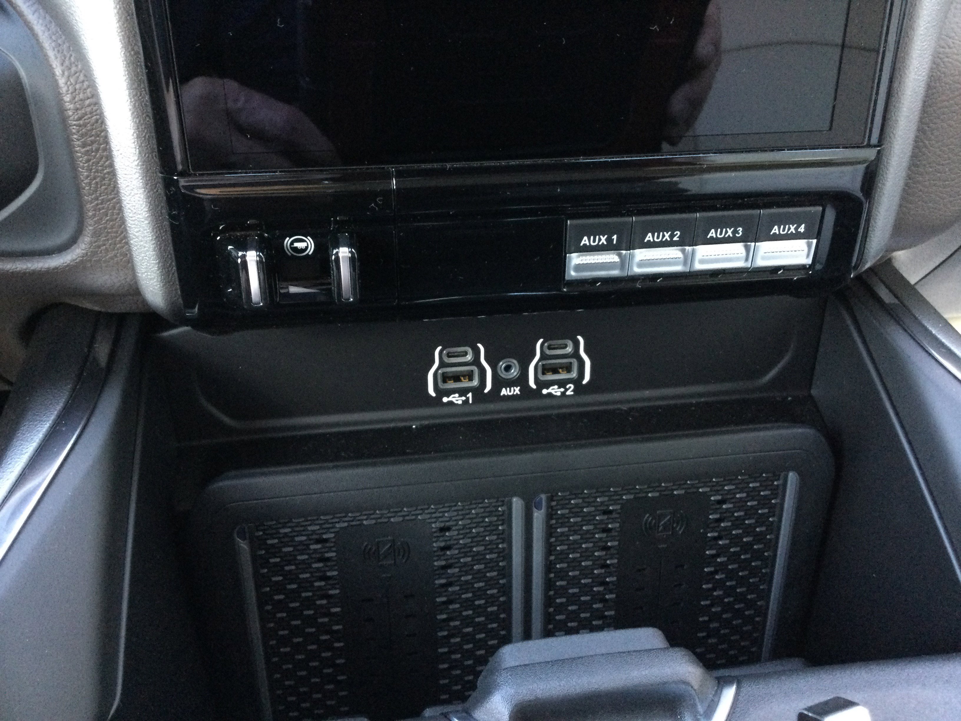 New 2026 RAM 2500 Laramie AWD/4WD image 11