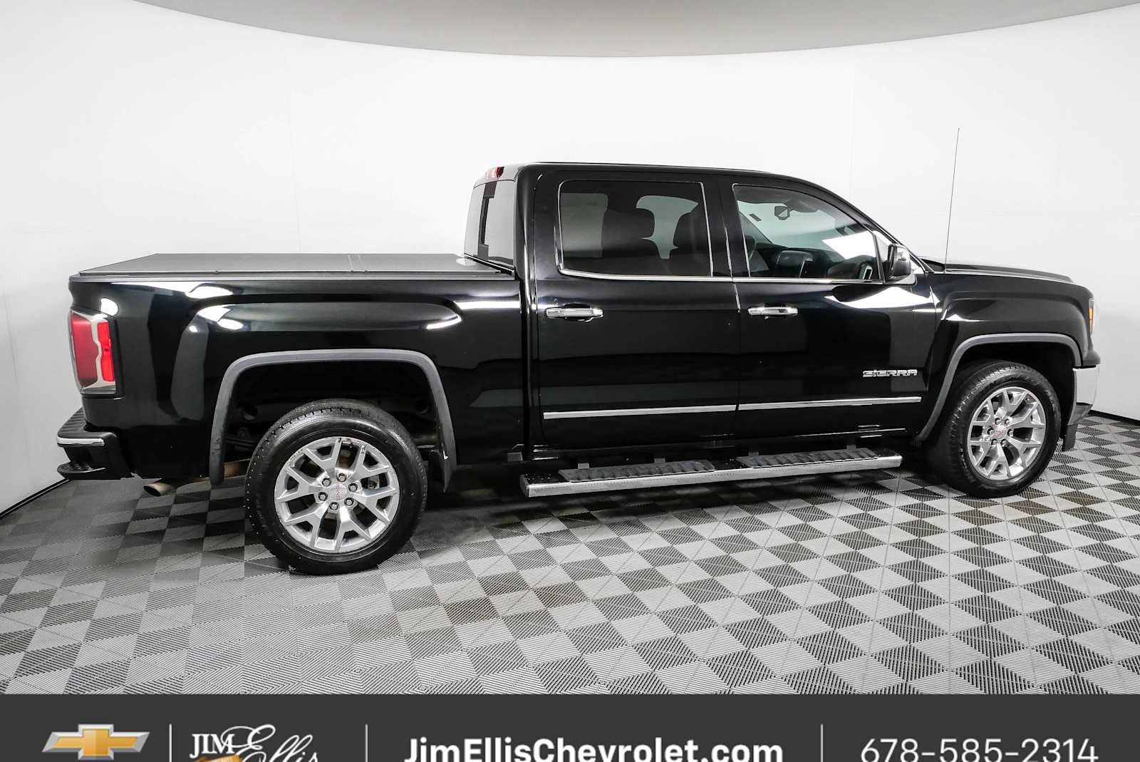 Used 2018 GMC Sierra 1500 SLT w/ Enhanced Driver Alert Package RWD image 2