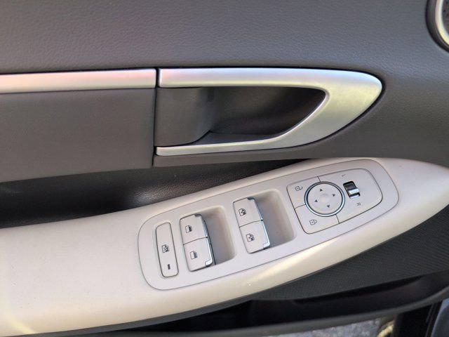 Used 2025 Hyundai Sonata SEL FWD image 13