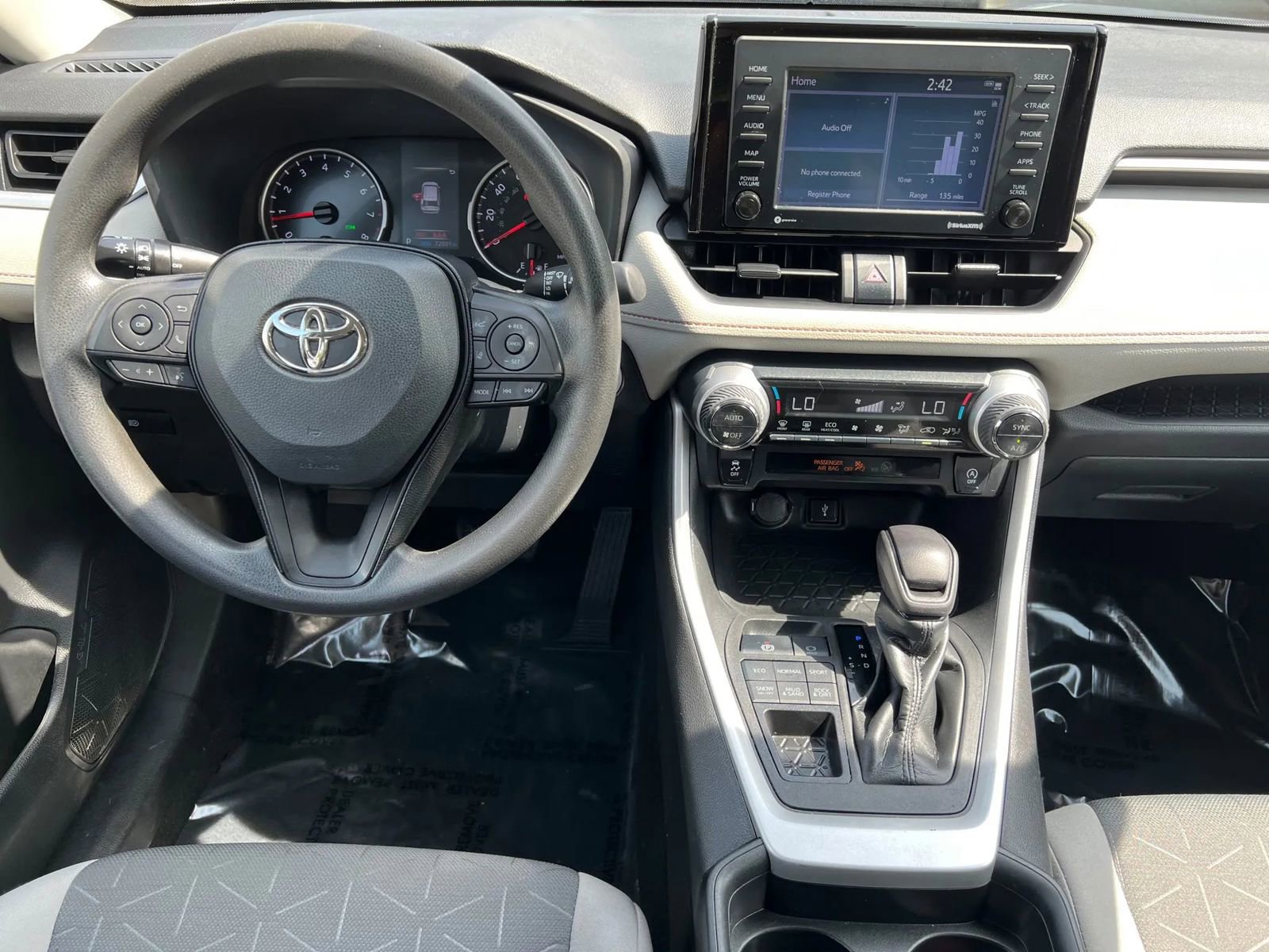 Used 2021 Toyota RAV4 XLE image 11