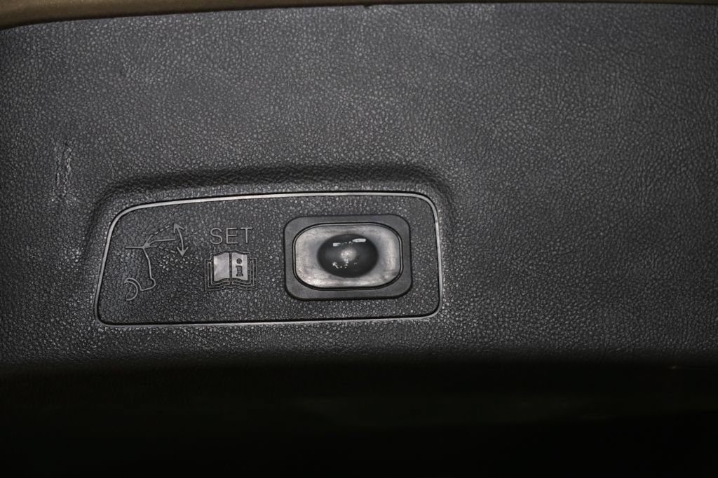 Used 2019 Lincoln MKC Premiere FWD image 30