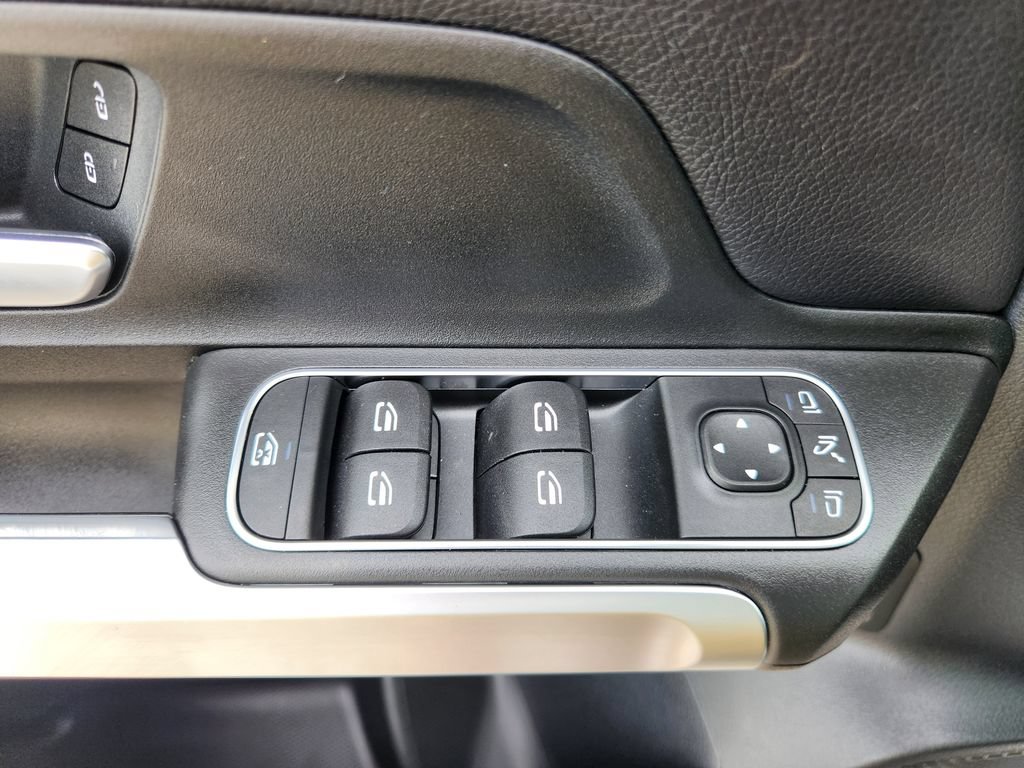 New 2026 Mercedes-Benz GLB 250 4MATIC image 17