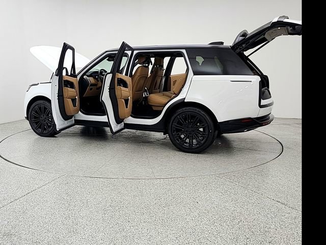 New 2026 Land Rover Range Rover Long Wheelbase SE AWD/4WD image 12