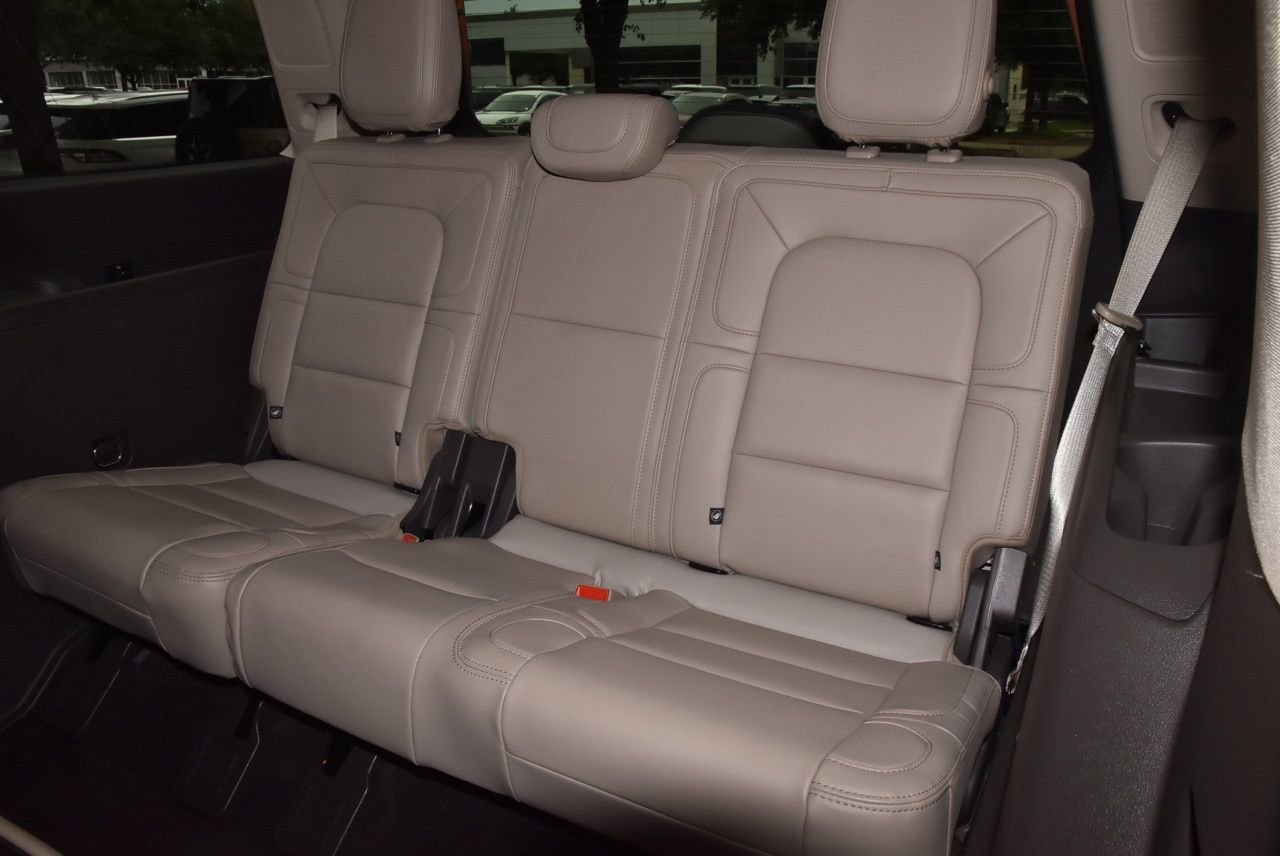 Certified 2023 Lincoln Navigator Reserve AWD/4WD image 15
