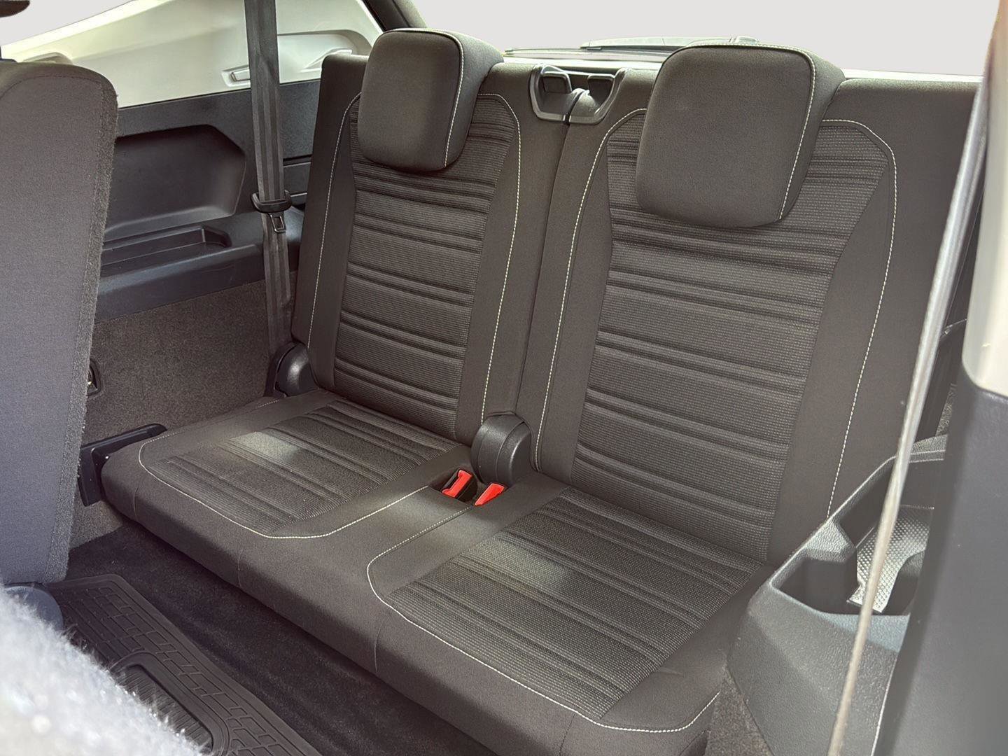 Used 2024 Volkswagen Tiguan S image 23