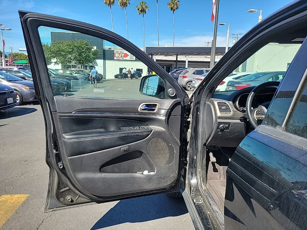 Used 2017 Jeep Grand Cherokee Limited image 14