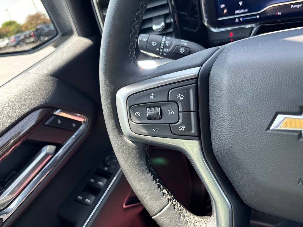 Used 2024 Chevrolet Silverado 1500 LT AWD/4WD image 31