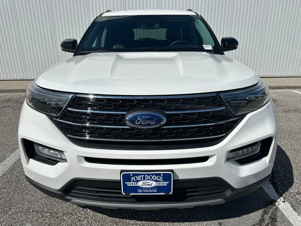 Used 2024 Ford Explorer XLT w/ Equipment Group 202A AWD/4WD image 11