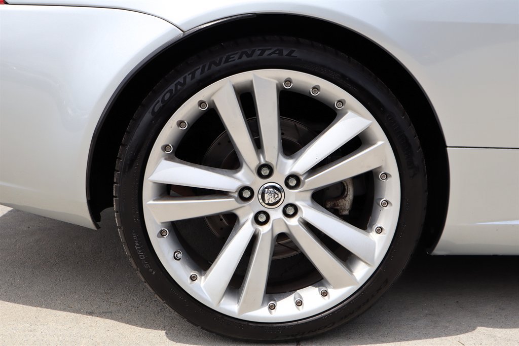 Used 2010 Jaguar XK Coupe RWD image 10