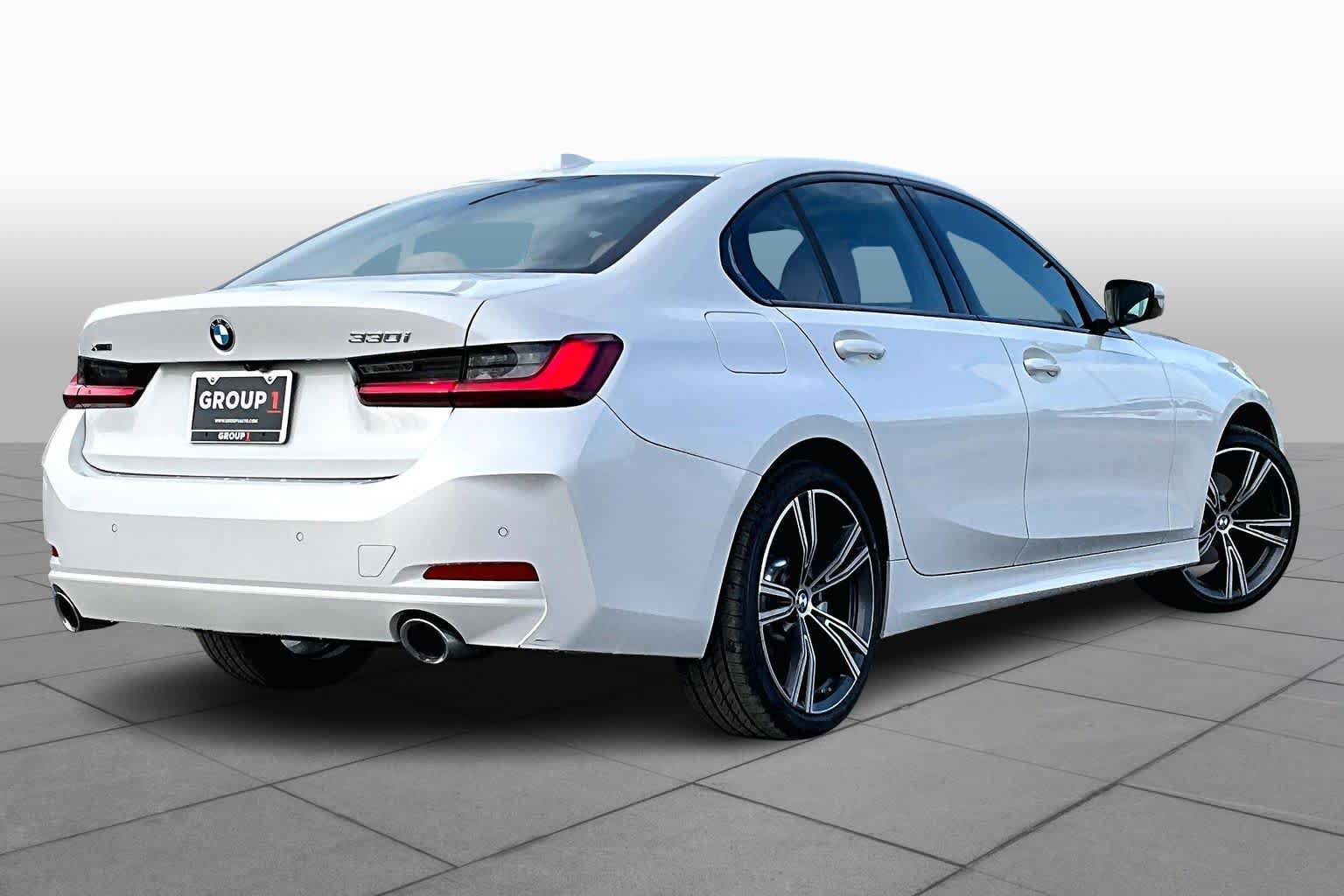 Used 2023 BMW 330i xDrive Sedan w/ Driving Assistance Package AWD/4WD image 13