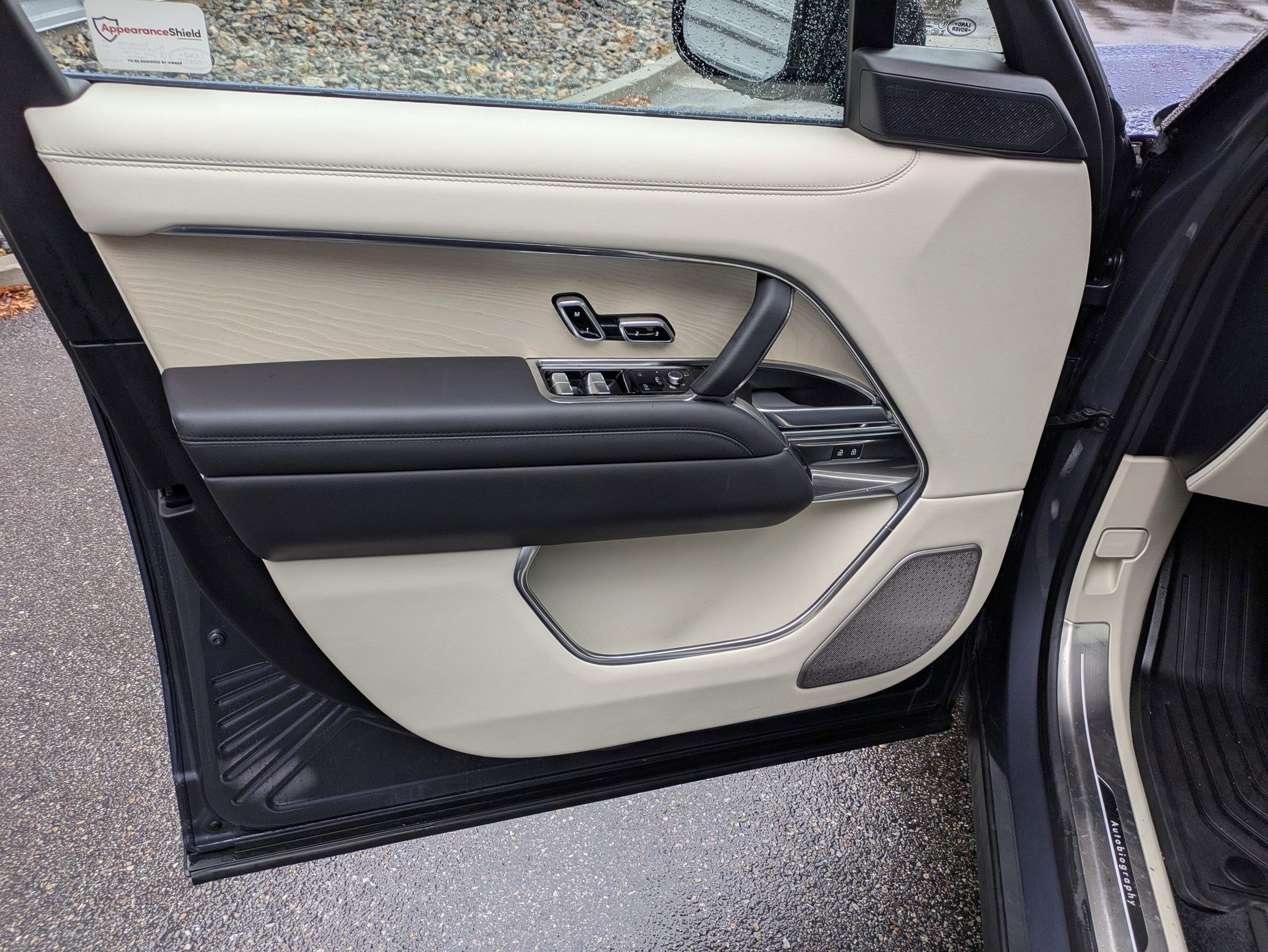 Used 2024 Land Rover Range Rover Autobiography image 12