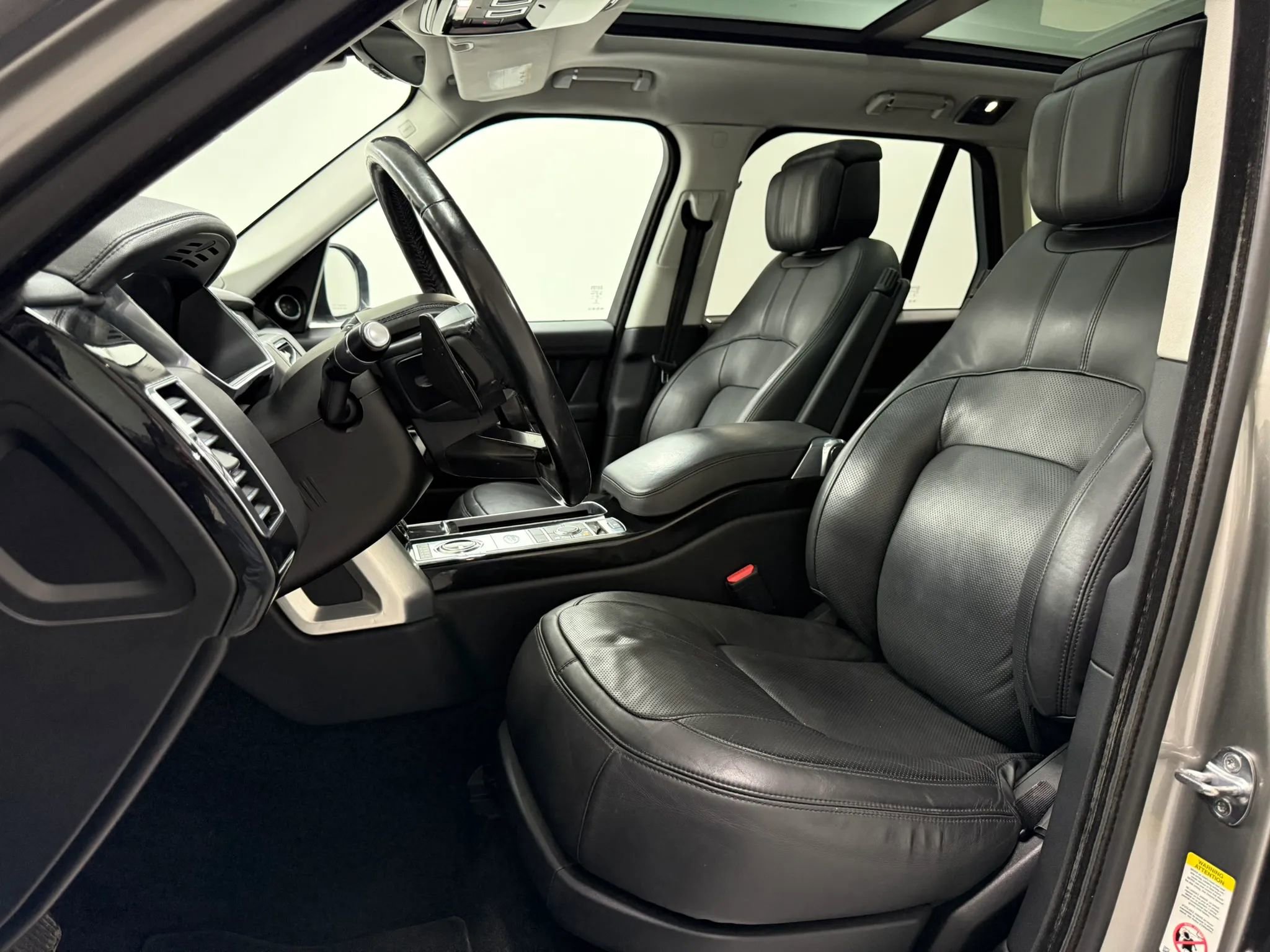 Used 2018 Land Rover Range Rover Supercharged image 23