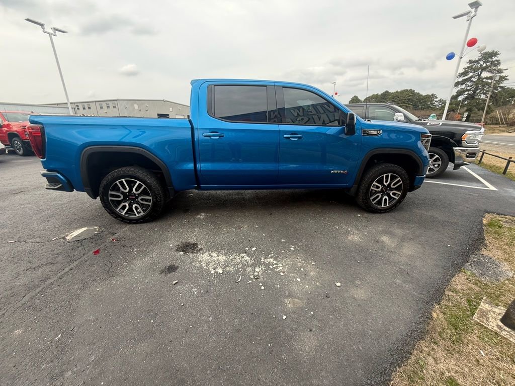 Used 2023 GMC Sierra 1500 AT4 w/ Technology Package image 4