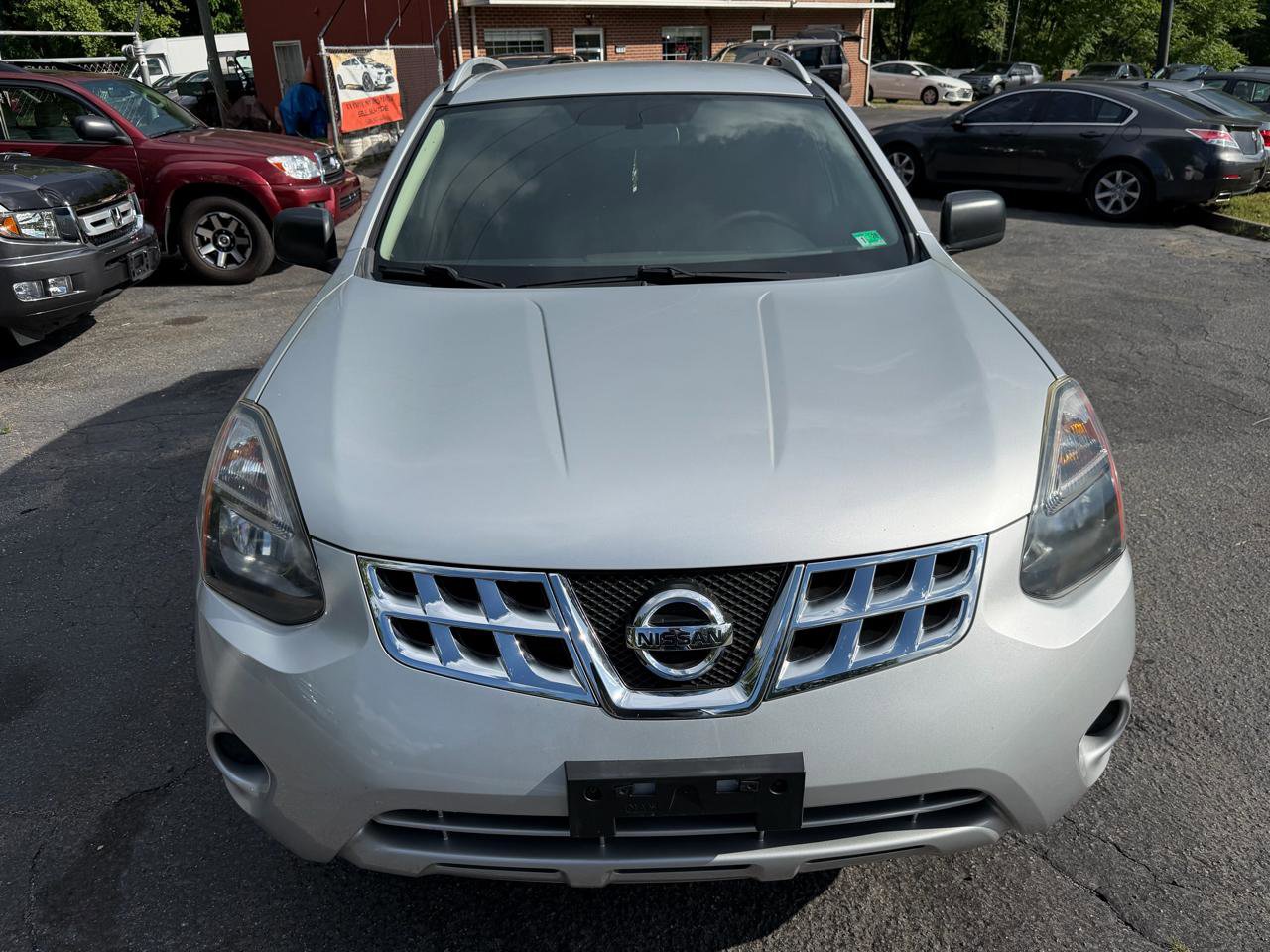 Used 2015 Nissan Rogue S w/ Convenience Package AWD/4WD image 2