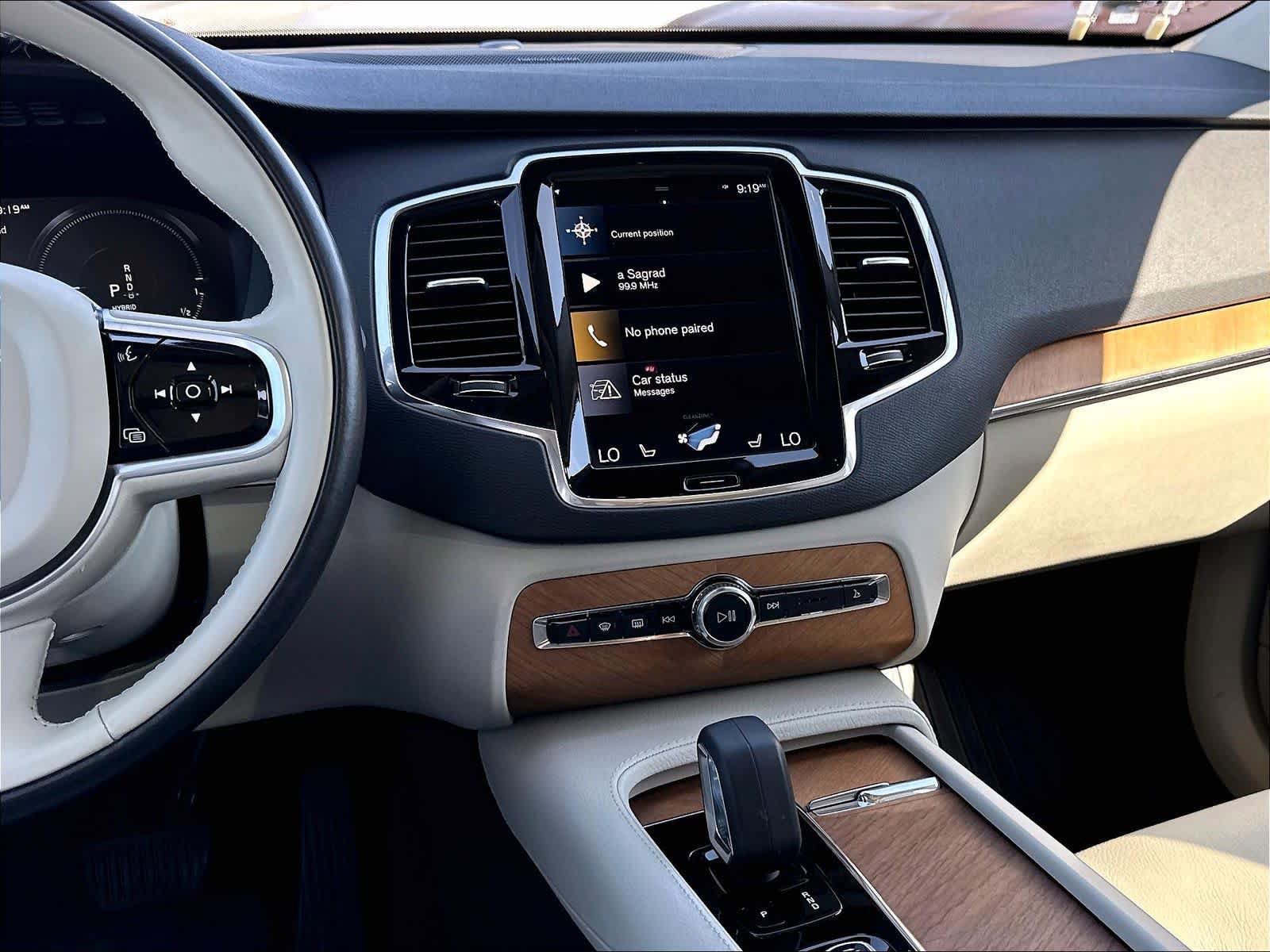 Used 2022 Volvo XC90 T8 Inscription Expression w/ Advanced Package AWD/4WD image 9
