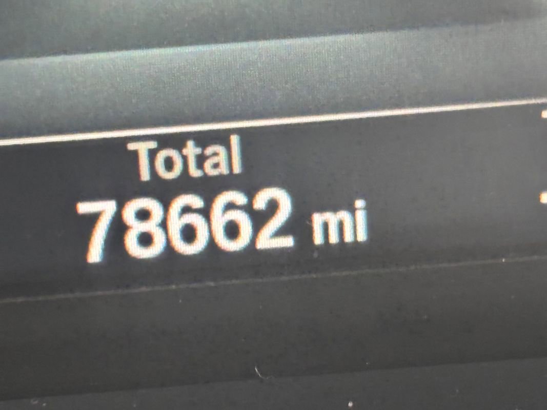 Used 2015 BMW 750Li xDrive image 31