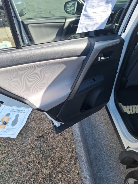 Used 2015 Toyota RAV4 XLE image 17