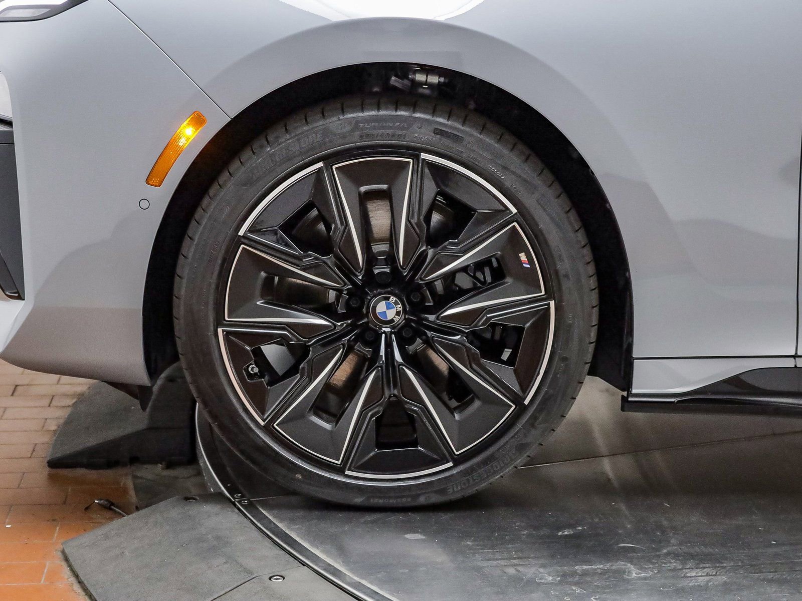 New 2025 BMW i7 xDrive60 w/ Premium Package image 12