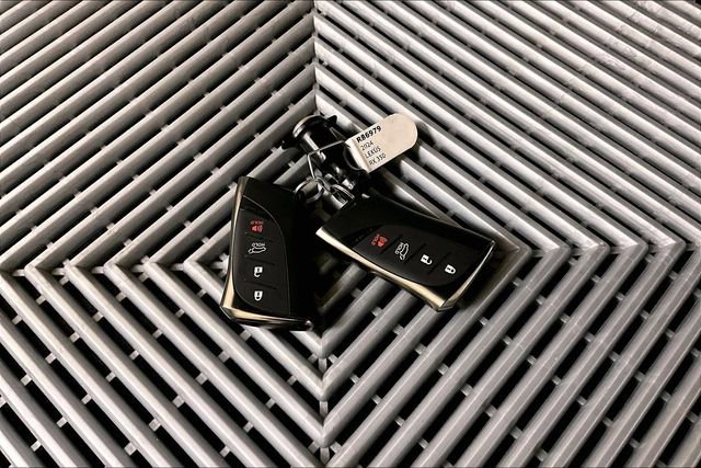 Used 2024 Lexus RX 350 w/ Convenience Package image 11