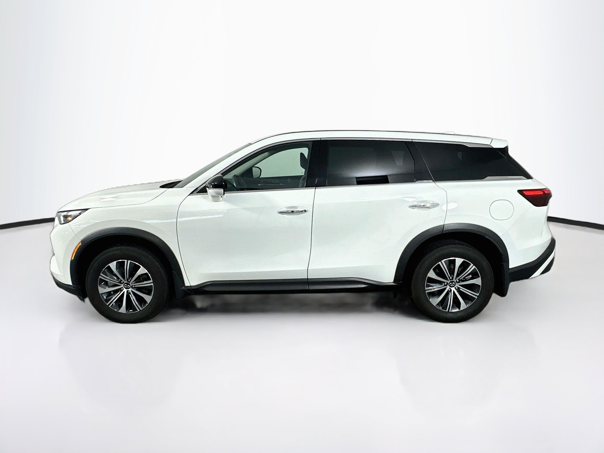 Used 2024 INFINITI QX60 Pure FWD image 4