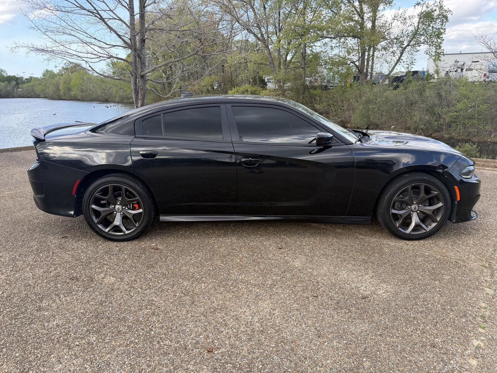 Used 2019 Dodge Charger GT image 2