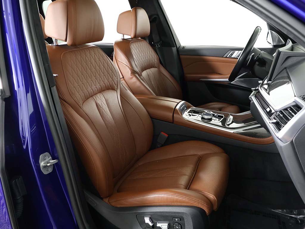 Used 2024 BMW X7 M60i w/ Executive Package image 37