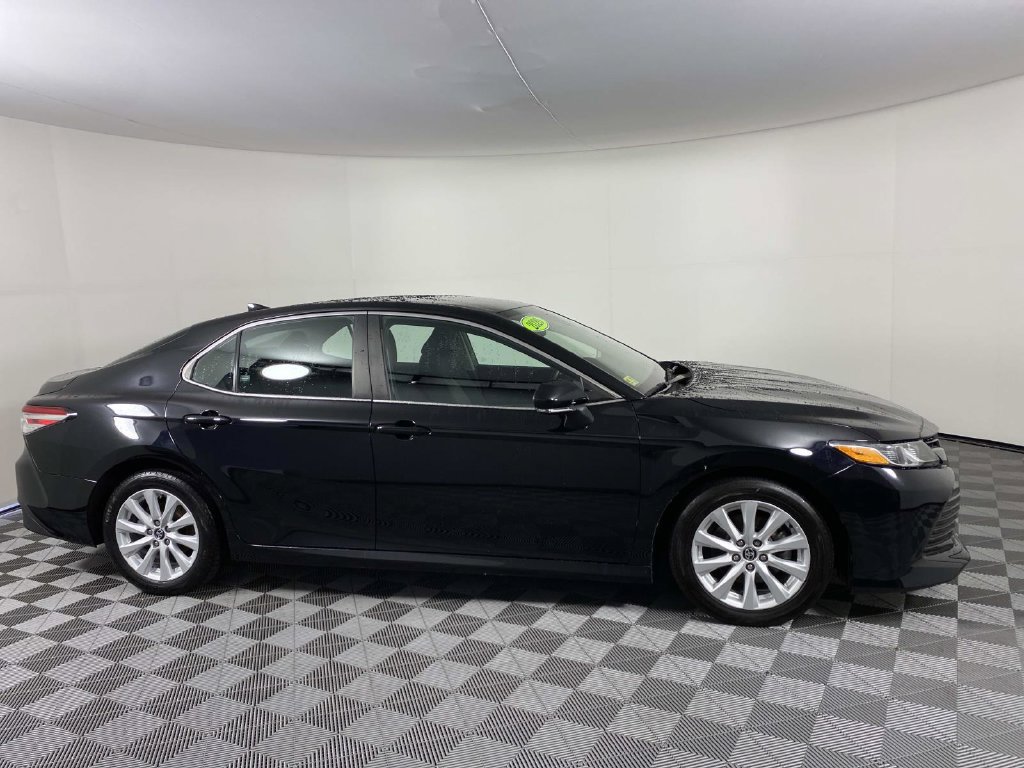 Used 2020 Toyota Camry LE w/ Convenience Package FWD image 10