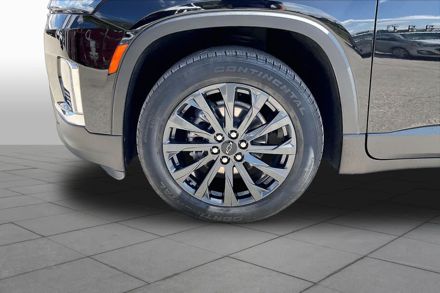 Used 2023 Chevrolet Traverse RS FWD image 10