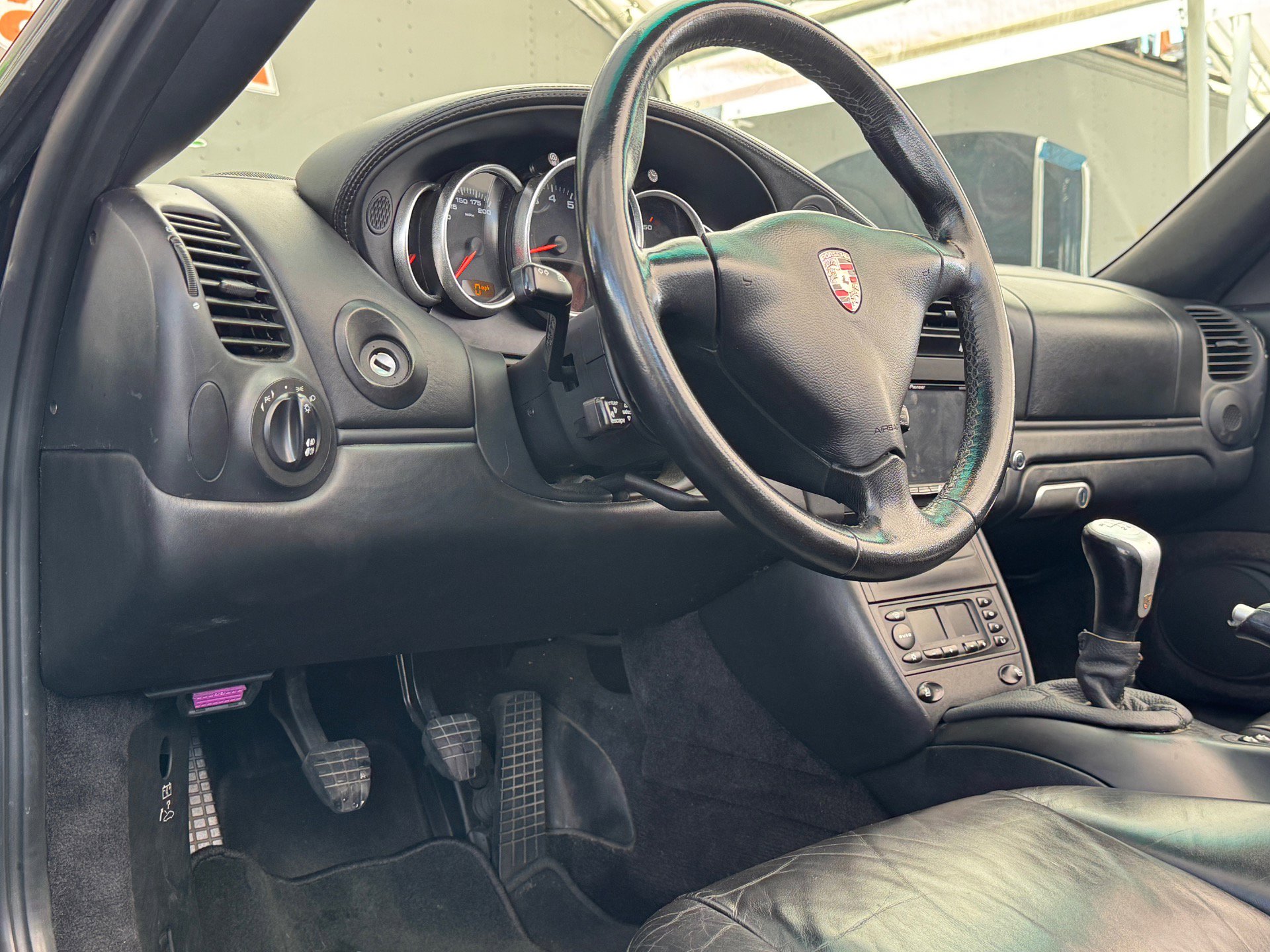 Used 2002 Porsche 911 Cabriolet image 31