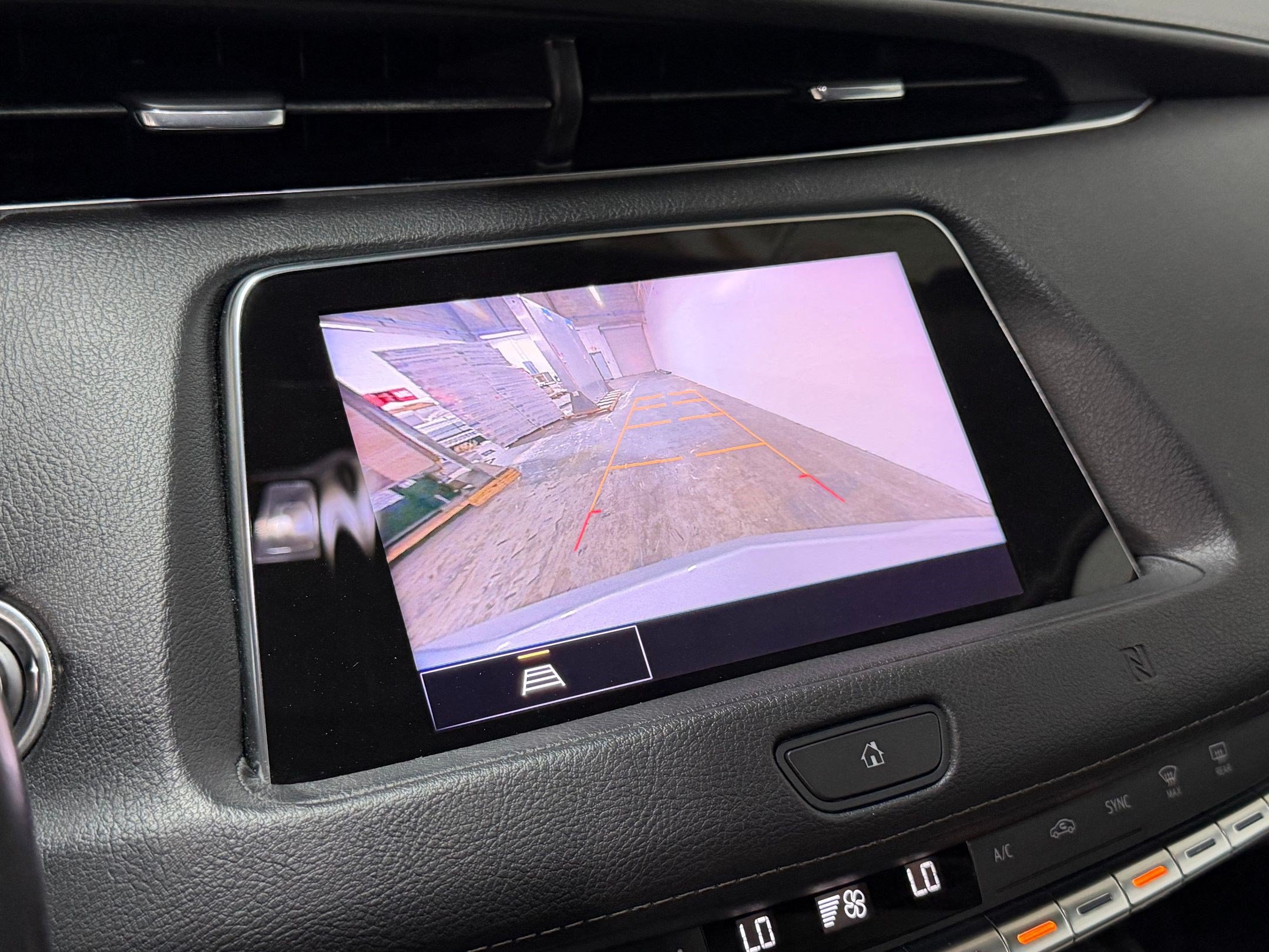 Used 2021 Cadillac XT4 Premium Luxury FWD image 22