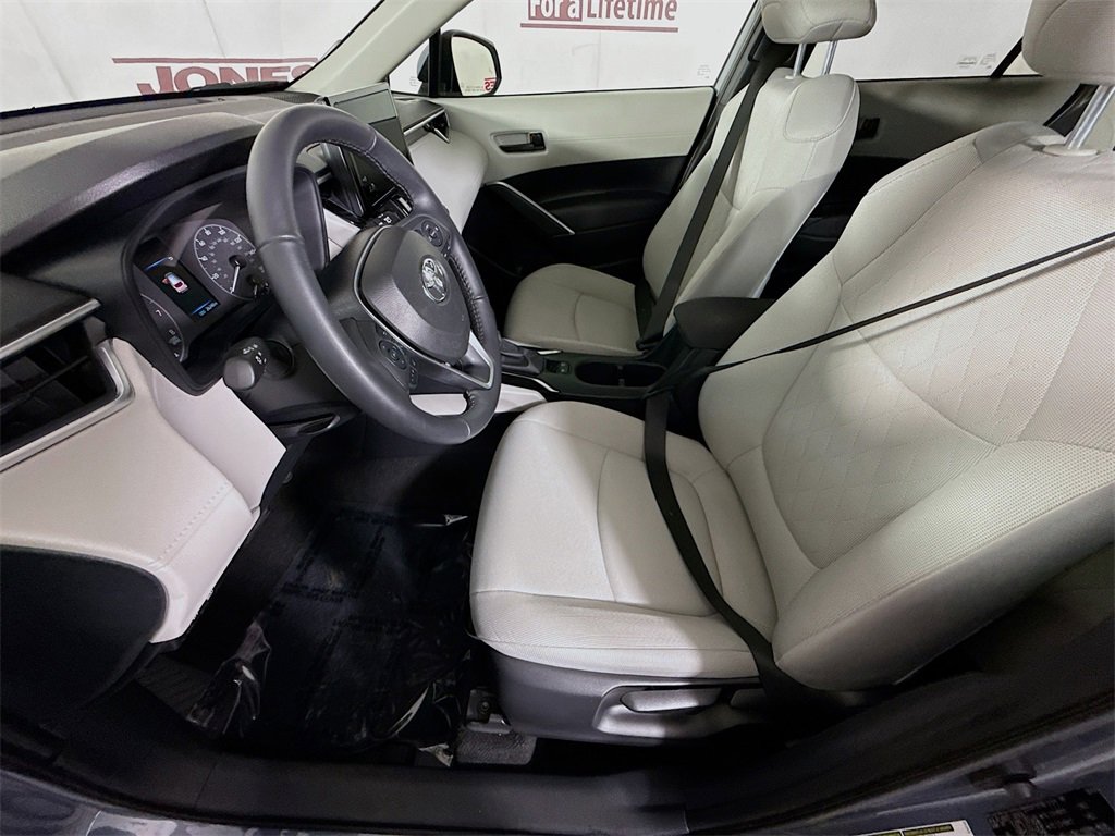 Certified 2024 Toyota Corolla Cross LE image 24