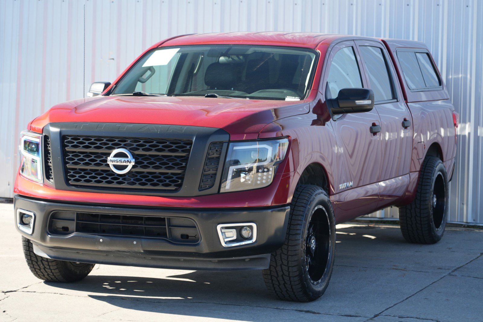 Used 2017 Nissan Titan S image 37
