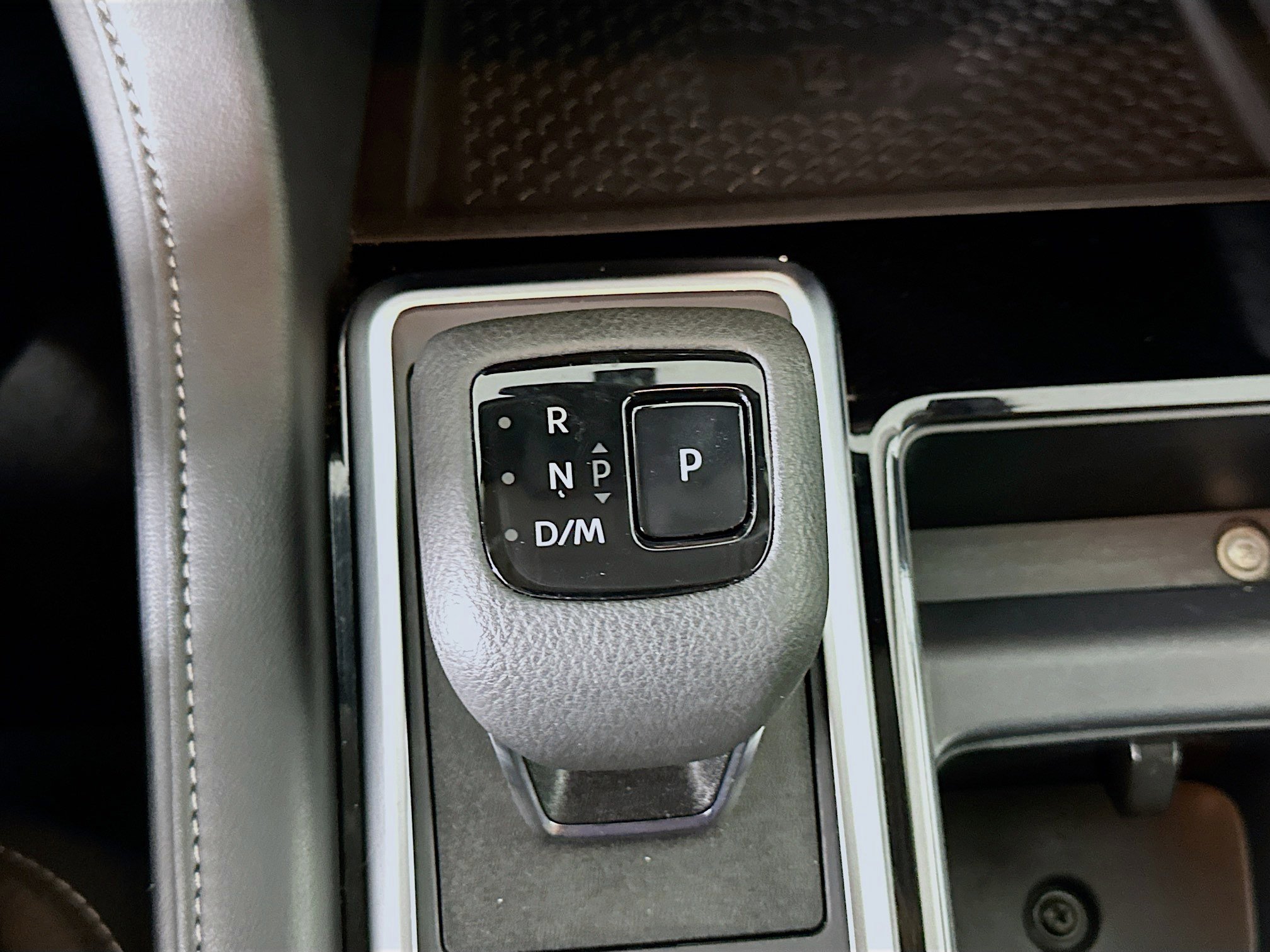 Used 2025 Nissan Pathfinder SL image 25