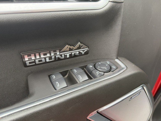 Used 2025 Chevrolet Silverado 1500 High Country AWD/4WD image 12