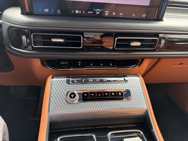 Certified 2025 Lincoln Aviator Black Label AWD/4WD image 22