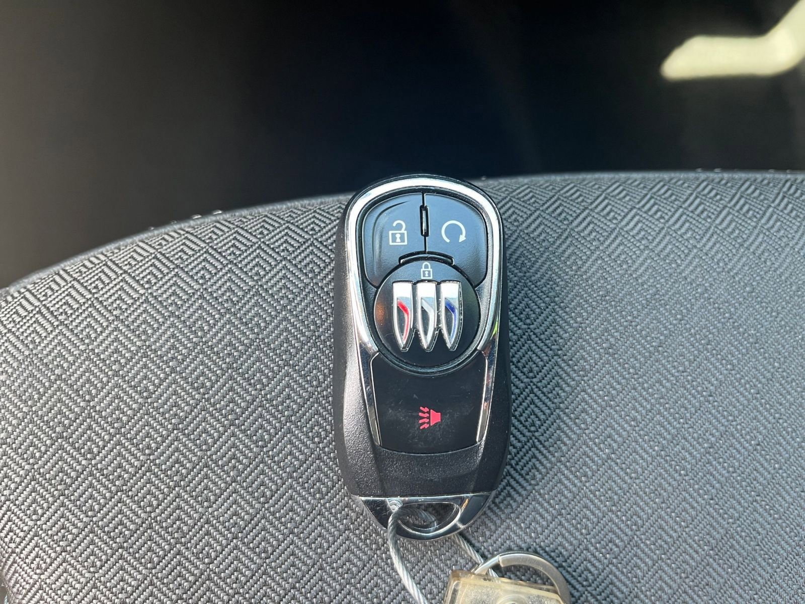 Used 2025 Buick Encore GX Preferred AWD/4WD image 21