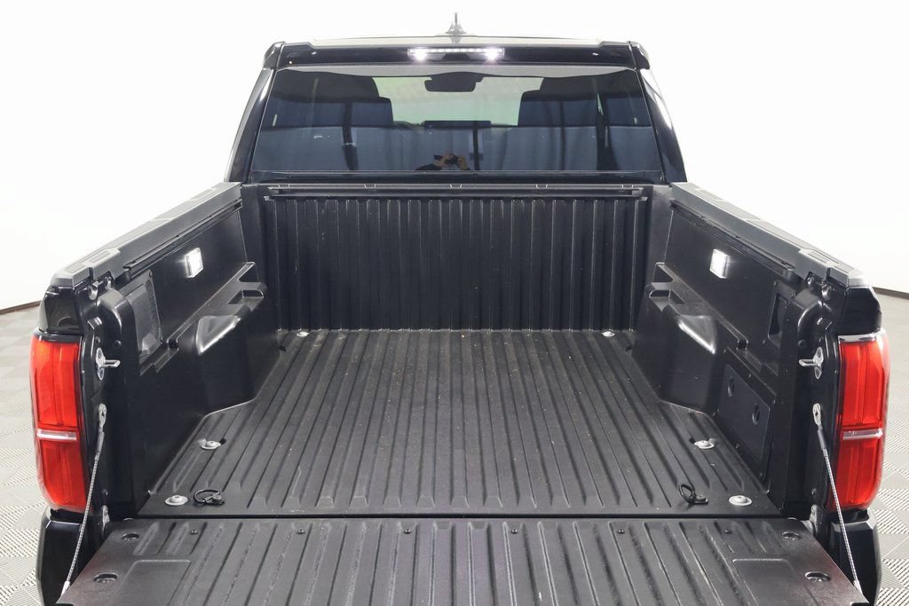 Used 2025 Toyota Tacoma TRD Sport AWD/4WD image 14
