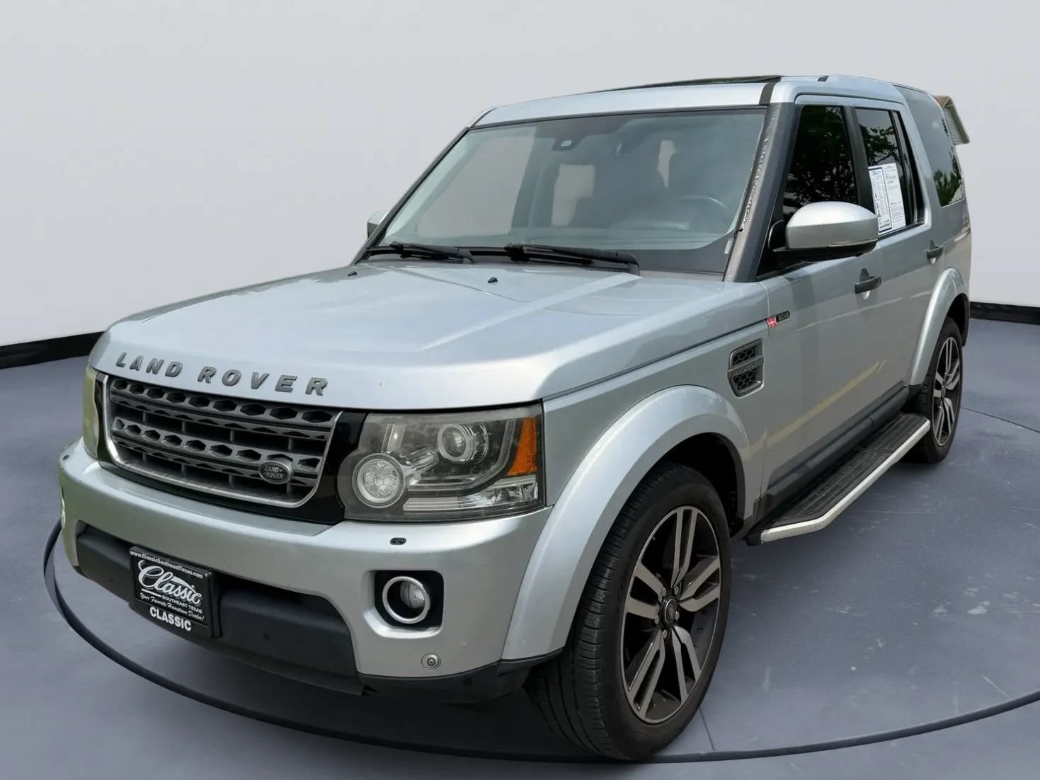 Used 2015 Land Rover LR4 HSE AWD/4WD image 2