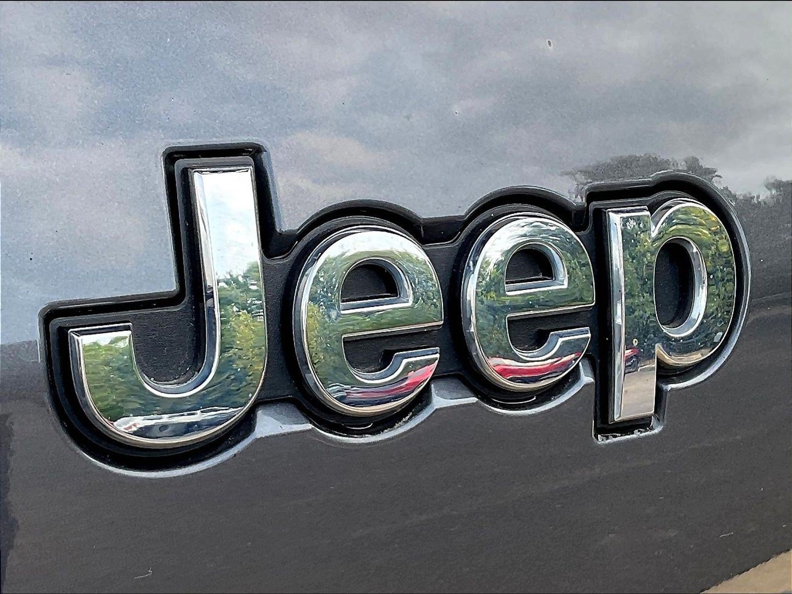 Used 2021 Jeep Grand Cherokee L Limited AWD/4WD image 23