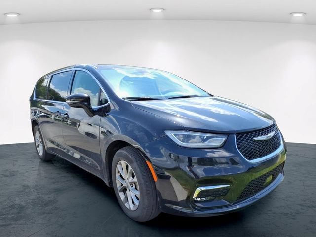 Used 2024 Chrysler Pacifica Touring-L w/ Uconnect Theater Family Group AWD/4WD image 8